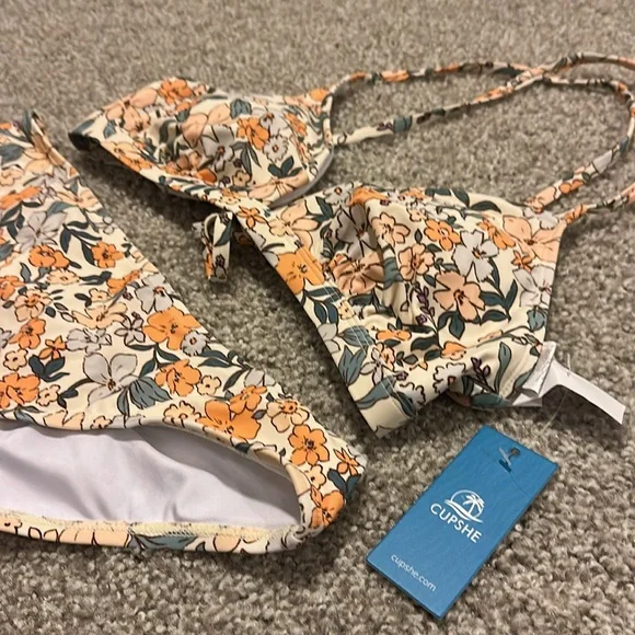 NWT Cupshe Floral Bikini Set with Orange and Cream - Picture 2 of 3